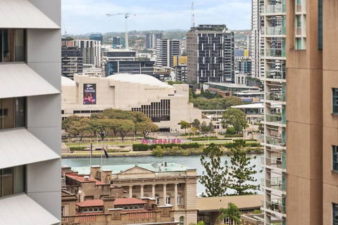 Heart Of The CBD ~ 1Bed/1Bath/Balcony/Free Parking - Tourism Brisbane 2