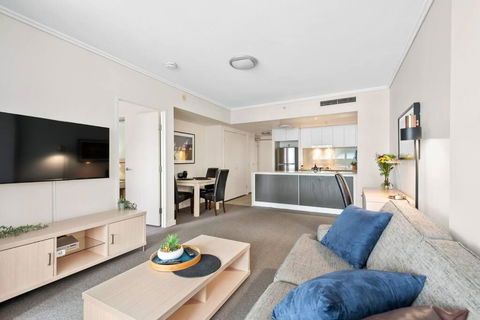 Heart Of The CBD ~ 1Bed/1Bath/Balcony/Free Parking - Tourism Brisbane 3