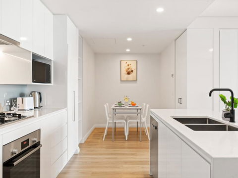 Heart Of The Valley Chic High Level 2BR Apartment - Tourism Brisbane 2