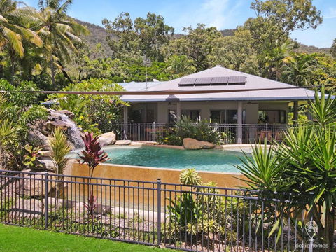 Heavens Gates - Privacy Near Ellis Beach - Tourism Brisbane 2