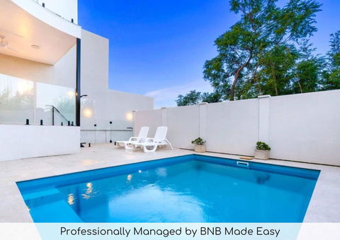 Heights Of Luxury - Elite Contemporary Entertainer - Tourism Brisbane 0