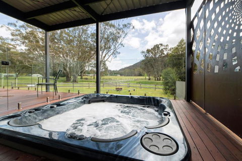 Hemley House Luxury In Halls Gap - Tourism Brisbane 0