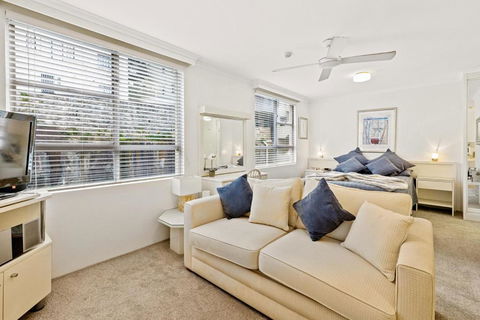 HENRY12 Self- Catering - Tourism Brisbane 1