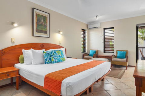 Hibiscus 52 - Fabulous Location 3 Minutes Walk To Beach And Macrossan St - Tourism Brisbane 1