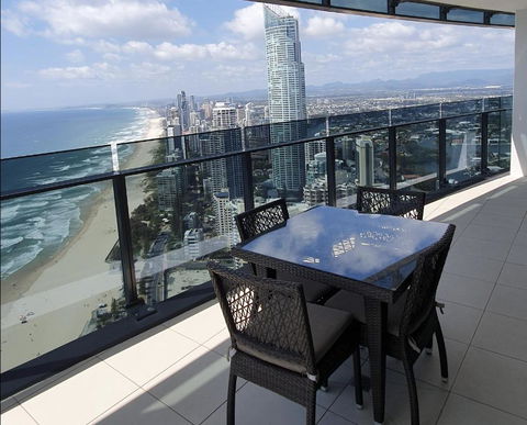 High-End Apartment In The Soul Of Surfers Paradise - Tourism Brisbane 3