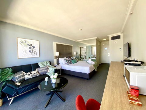 High Floor Ocean View King Studio With Free Wi-Fi - Tourism Brisbane 3