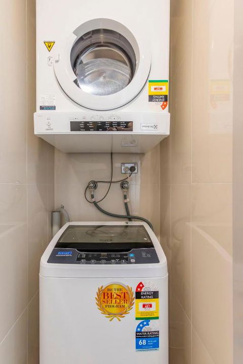 High Level 2B Dual Balconies In Mascot Heart - Tourism Brisbane 3