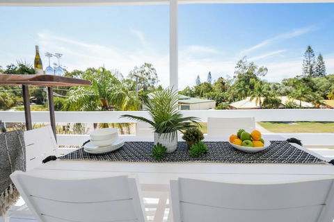 High On Jeffery In The Heart Of Agnes Water - Tourism Brisbane 1