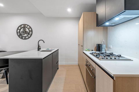 High-Rise Inner-City 2-Bed With Sauna, Gym & Spa - Tourism Brisbane 3