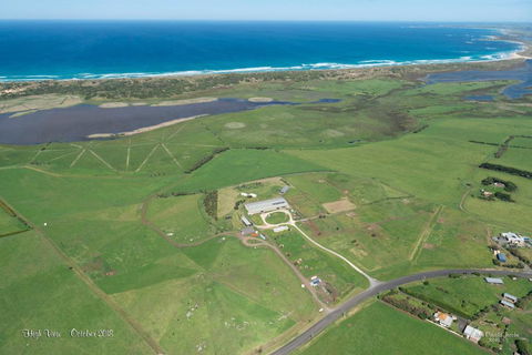 High View Family Cottages - Tourism Brisbane 1