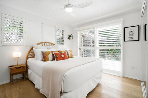 Highwater Haven - Ocean View Apartment. 300m To Beach. Pet Friendly - Tourism Brisbane 3