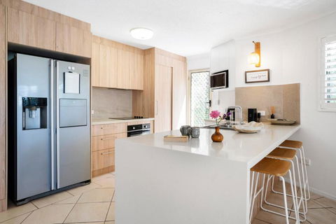 Highwater Haven - Ocean View Apartment. 300m To Beach. Pet Friendly - Tourism Brisbane 1