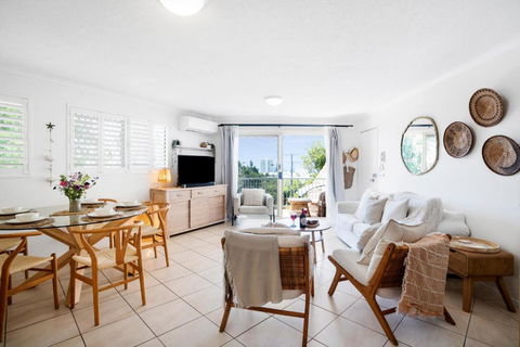 Highwater Haven - Ocean View Apartment. 300m To Beach. Pet Friendly - Tourism Brisbane 2