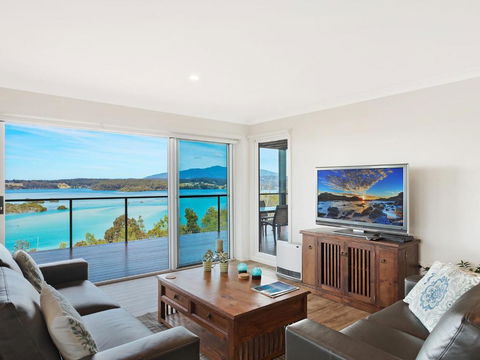 Hillcrest Views Of Wagonga - Tourism Brisbane 2