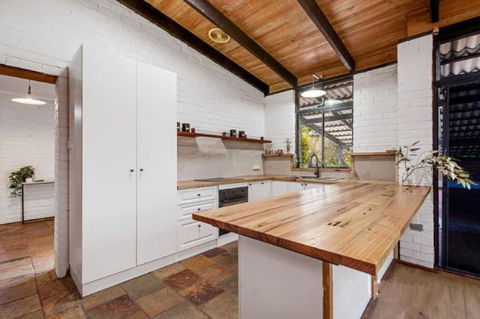 Hillside Retreat- Your Tranquil Home Away - Tourism Brisbane 1