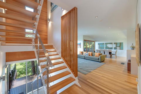 Hilltop Noosa Ocean Views, Noosa Heads - Tourism Brisbane 1