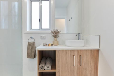 Hilltop Villas - Tourism Brisbane 0