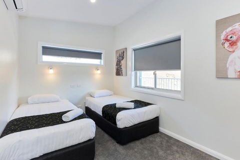 Hilltop Villas - Tourism Brisbane 1