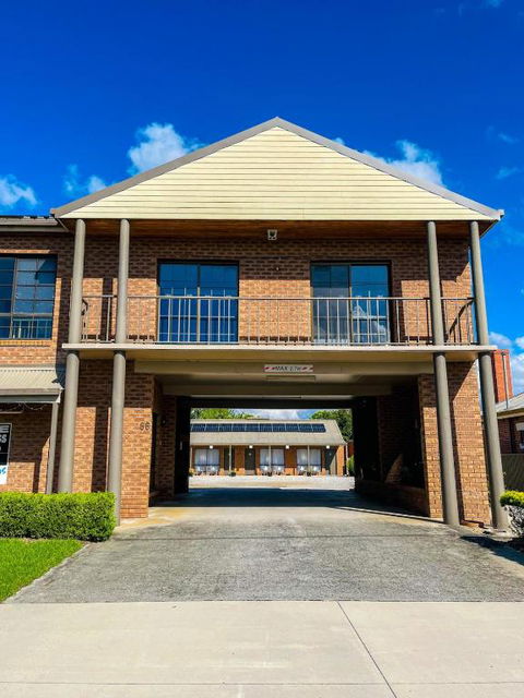 Holbrook Town Centre Motor Inn - Tourism Brisbane 0
