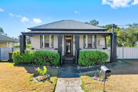 HOLIDAYS ON LOVE STREET / HUNTER VALLEY - Tourism Brisbane 3