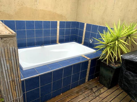 Holy Cowes! - Close To The Cowes Shops And Beach - Tourism Brisbane 1