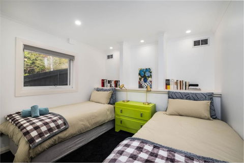 Hobart Retreat With City And Water View - Tourism Brisbane 2