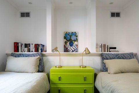 Hobart Retreat With City And Water View - Tourism Brisbane 1