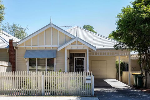 Healesville Cottage - Tourism Brisbane 0