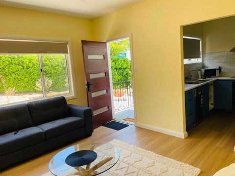 Heart Of Katoomba Semi 1 Bedroom Home - Tourism Brisbane 3