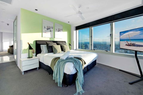 Hinterland Views! - Q Tower Apartments - From Level 3 - Self Contained & Privately Managed - Wow Stay - Tourism Brisbane 0