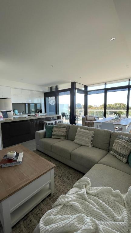 Heart Of Torquay - Whitewater Apartment - Torquay - Tourism Brisbane 2
