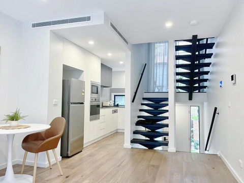 Inn Central Townhouse At Canberra - Tourism Brisbane 1