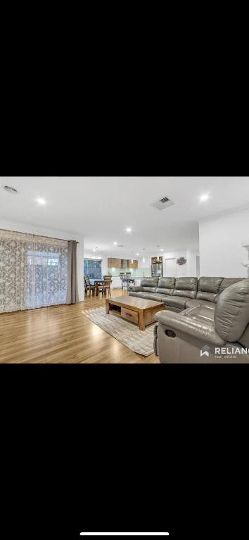 Home Away From Home Private Room1 - Tourism Brisbane 0