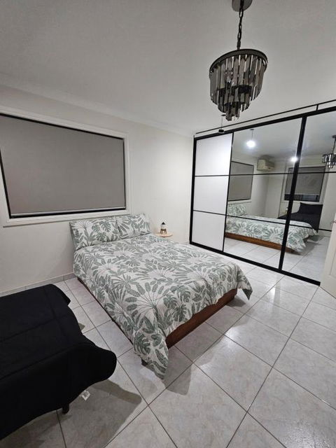 Home Is Where The Heart Is. Spacious 5 Bedroom 2 Storey Home. - Tourism Brisbane 1