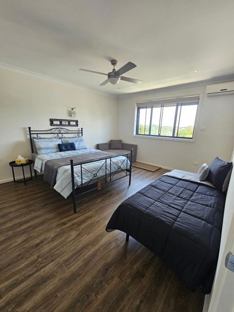 Home Is Where The Heart Is. Spacious 5 Bedroom 2 Storey Home. - Tourism Brisbane 2