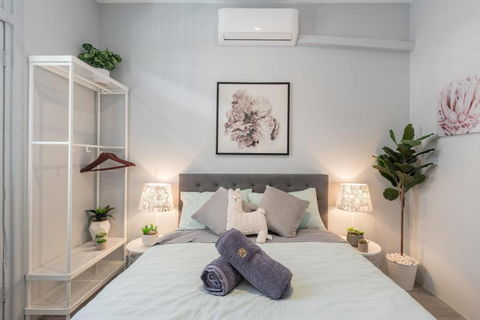 Homely Double Room - AC - 1Min Walk To Central - Close To Darling Harbour Chinatown CBD - Shared Bathroom - Tourism Brisbane 2