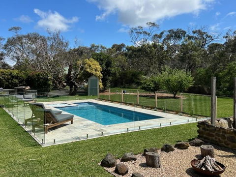 Homestead Pool House, Heated Pool, Spa, Basketball Court, Playground, Close To Adventure Park, Wineries, Golf, Beaches - Tourism Brisbane 1