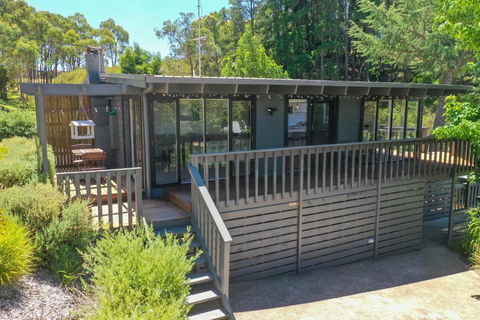 Honey Bee Lodge At Goughs Bay - Tourism Brisbane 0