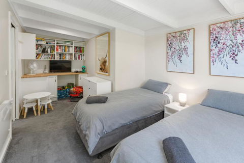 Honey Bee Lodge At Goughs Bay - Tourism Brisbane 1