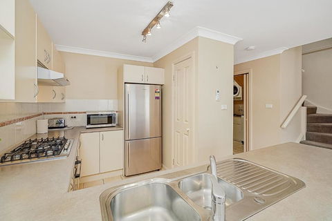 Honeysuckle Townhouses - Seafarers - Tourism Brisbane 3