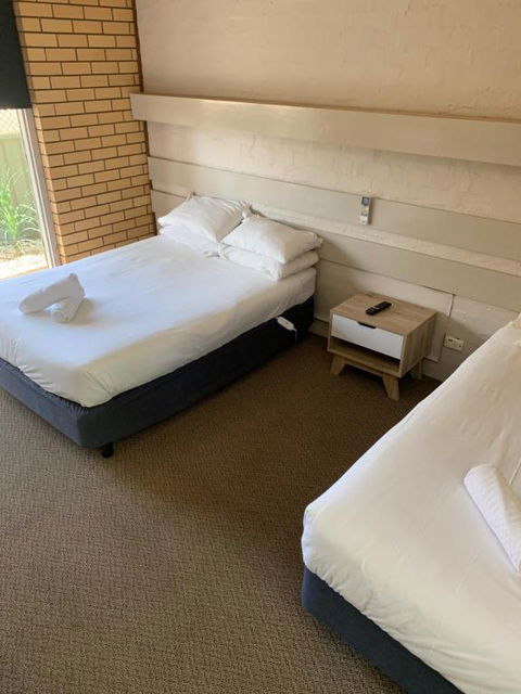 HOPETOUN COMMUNITY HOTEL MOTEL - Tourism Brisbane 1