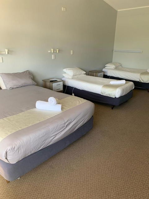 HOPETOUN COMMUNITY HOTEL MOTEL - Tourism Brisbane 3