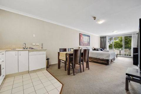 Horizons 115 - Lake Front Studio L Pool L Tennis Court L Bar - Tourism Brisbane 2