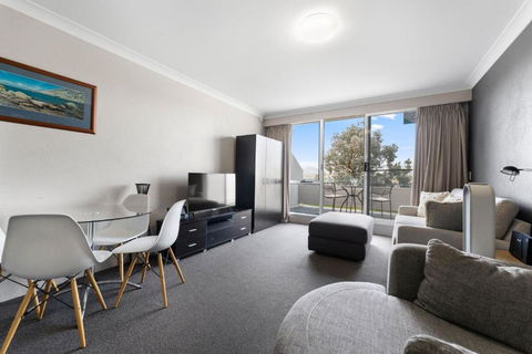 Horizons 414 - Deluxe Lake Front Studio L Pool L Tennis L WiFi - Tourism Brisbane 2