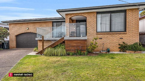 Horseshoe Beach House 4 Young Street, Bermagui - Tourism Brisbane 3