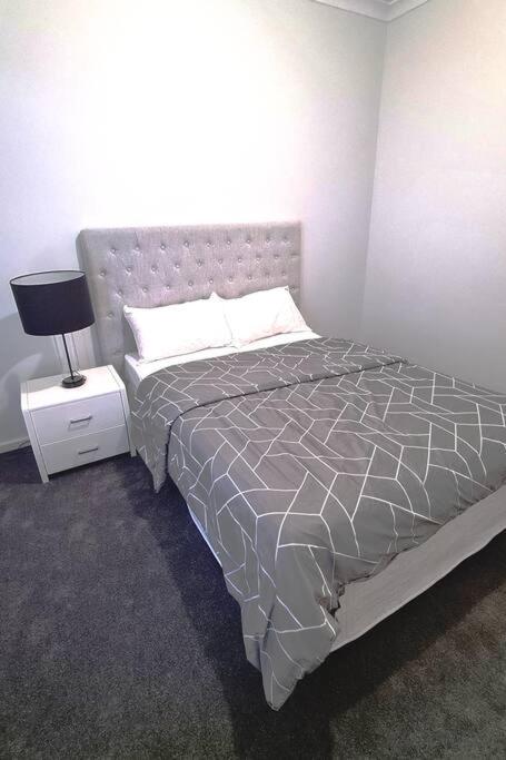 House Near The Lake Hosted By Rani - Tourism Brisbane 2