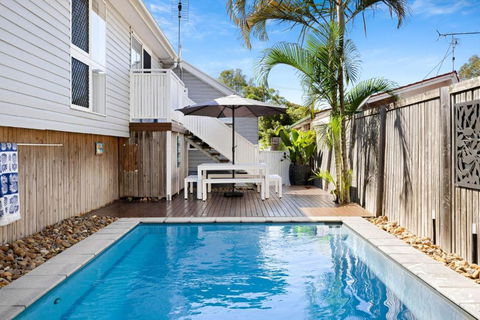 Hume Street 22 Golden Beach - Tourism Brisbane 0