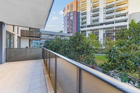 Hurstville Pearl 2 Bedroom Apt - Tourism Brisbane 3