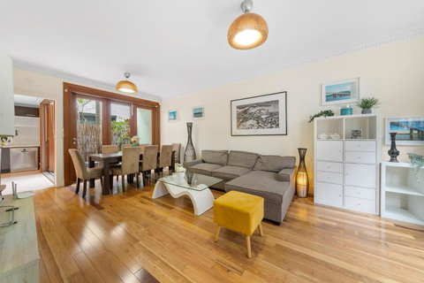 Ideally Located 3 BR With Parking & Central & Darling Harbour-10 Mins Walk - Brisbane Tourism 1