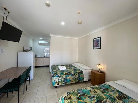 IGrand Motel - Tourism Brisbane 0